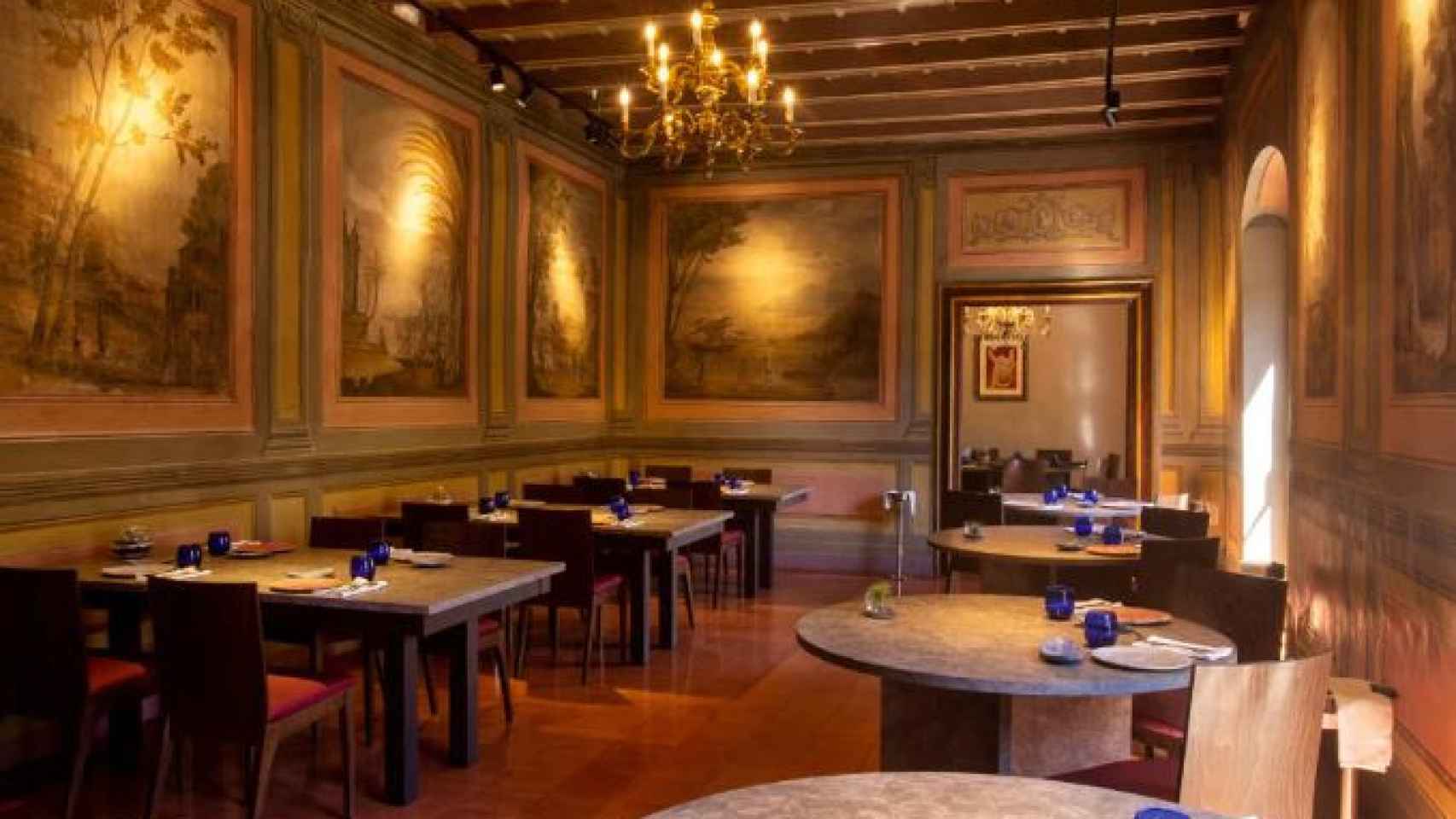 Interior del Via Restaurant