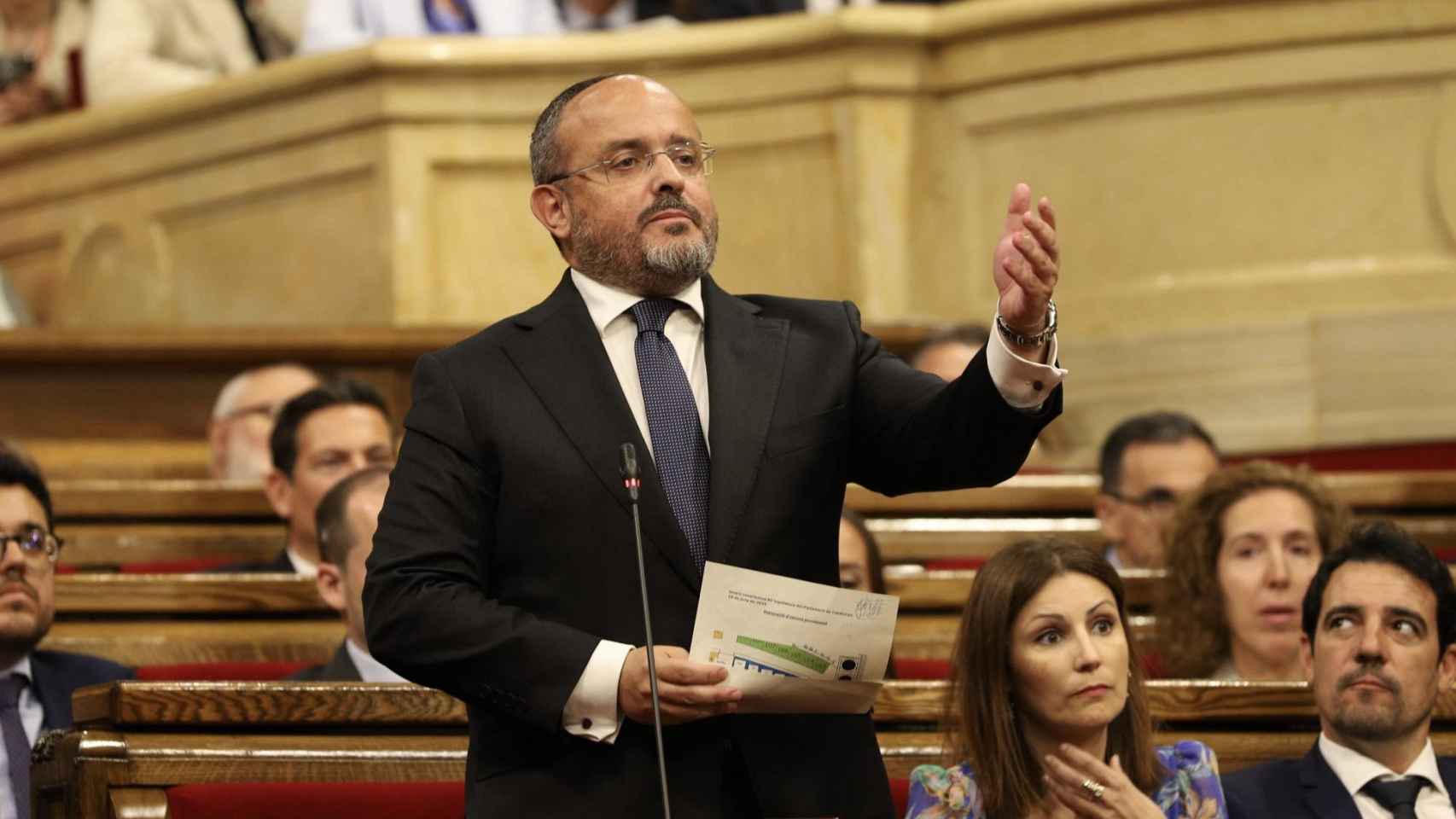 El líder del PP en el Parlament, Alejandro Fernández, anuncia que presentará un recurso de ampara en el Constitucional por los votos admitidos en la nueva legislatura