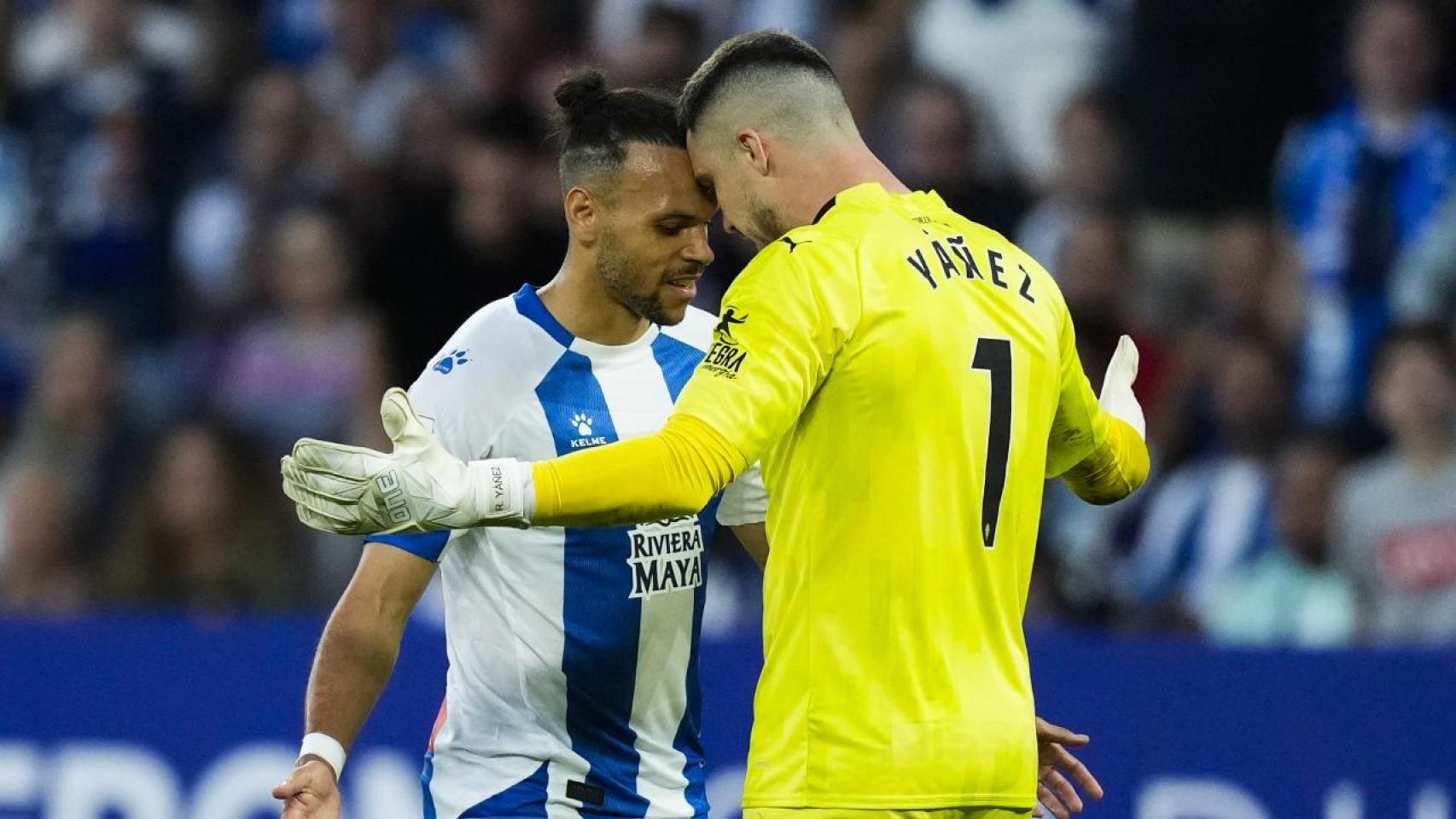 Braithwaite, delantero del Espanyol, celebra el pase a la final por el ascenso a Primera