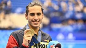 Dennis González, durante el Campeonato del Mundo de natación de Fukuoka 2023.