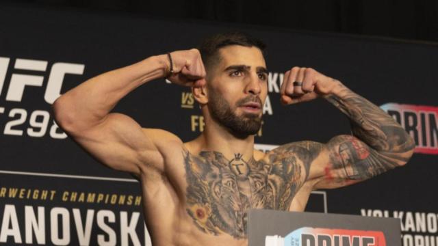 Ilia Topuria, en el pesaje previo al combate contra Alexander Volkanovski