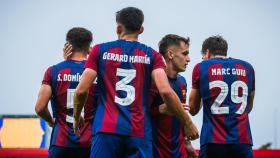 Los futbolistas del Barça B celebran la victoria contra el Ibiza