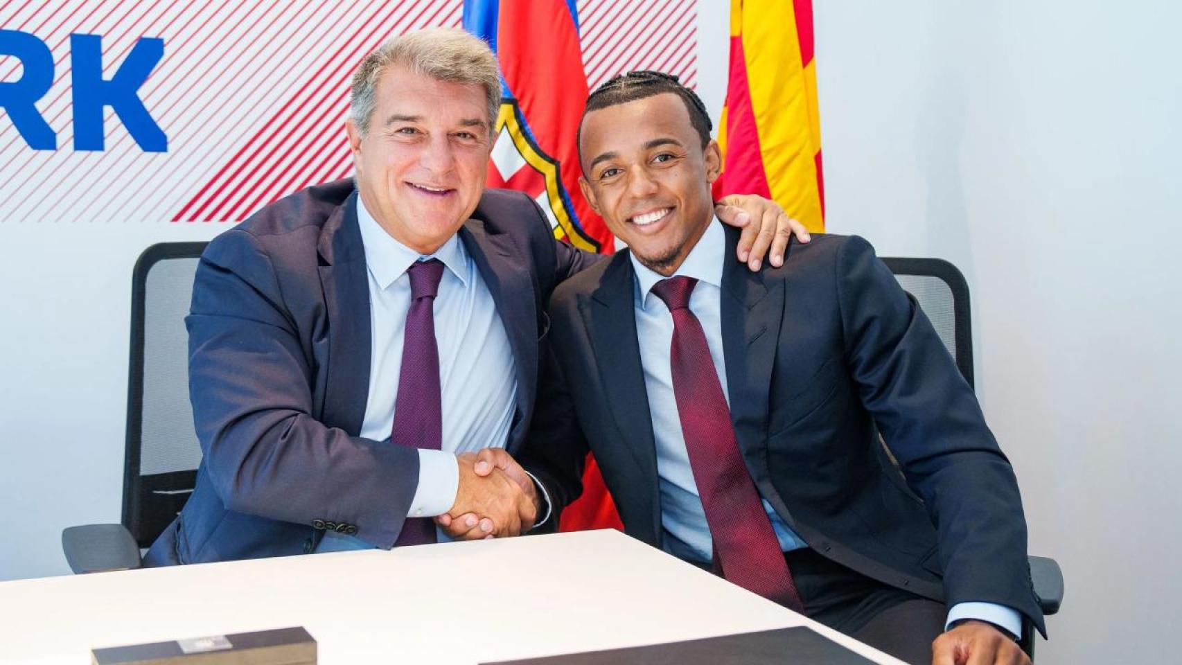 Joan Laporta, presidente del Barça, en la firma del contrato de Jules Koundé