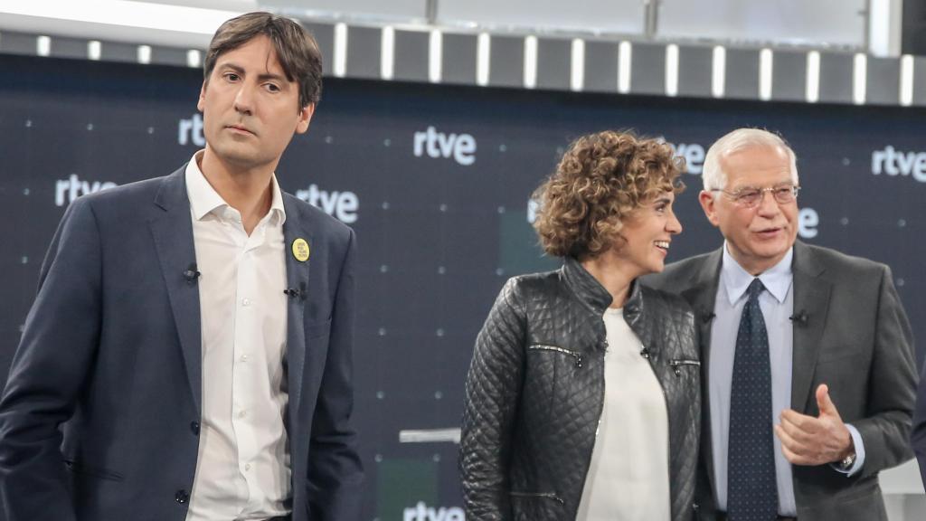 Jordi Solé, eurodiputado de ERC, junto a Dolors Montserrat (PP) y Josep Borrell (PSOE)