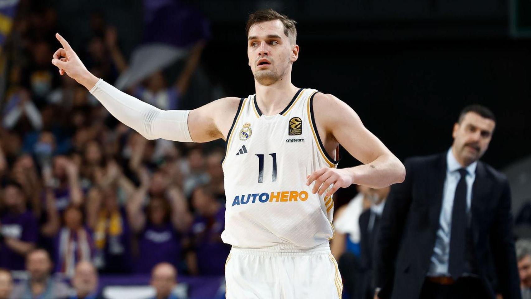 Mario Hezonja, durante un partido del Real Madrid en la Euroliga