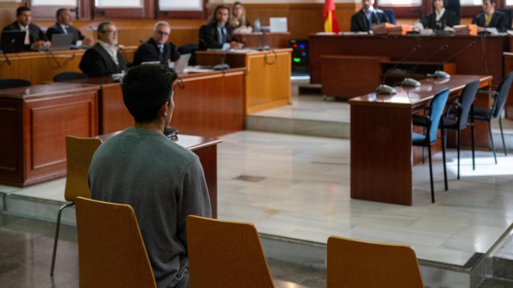 Brian Raimundo, el acusado de intento de asesinato y violación a una adolescente en Igualada, durante un juicio en la Audiencia de Barcelona, a 17 de junio de 2024, en Barcelona