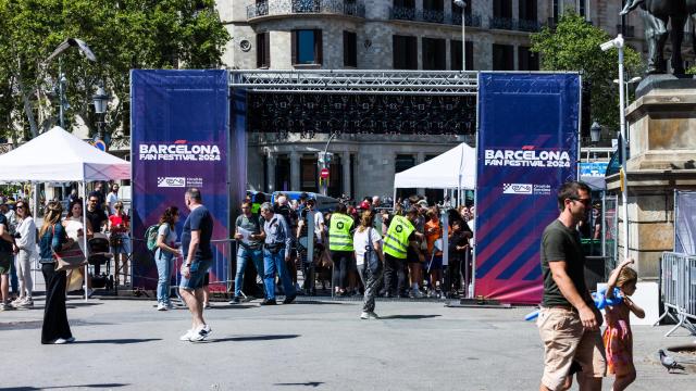 Entrada a la zona para aficionados de la F1 instalada en Barcelona