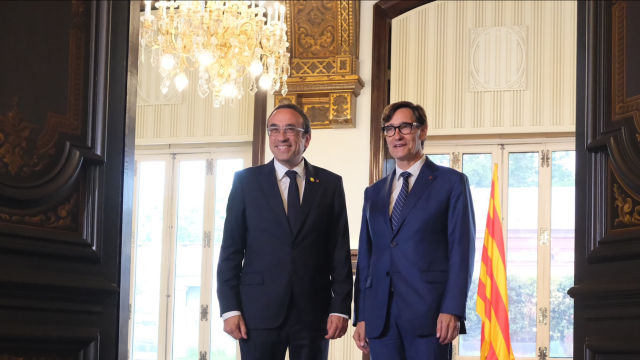 El presidente del Parlament, Josep Rull, se reúne con el candidato del PSC, Salvador Illa, en el marco de la primera ronda de contactos para la investidura