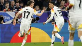 Florian Wirtz y Jamal Musiala celebran un gol de Alemania en la Eurocopa
