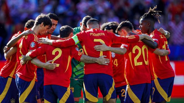 La selección de España dialoga antes del partido contra Croacia