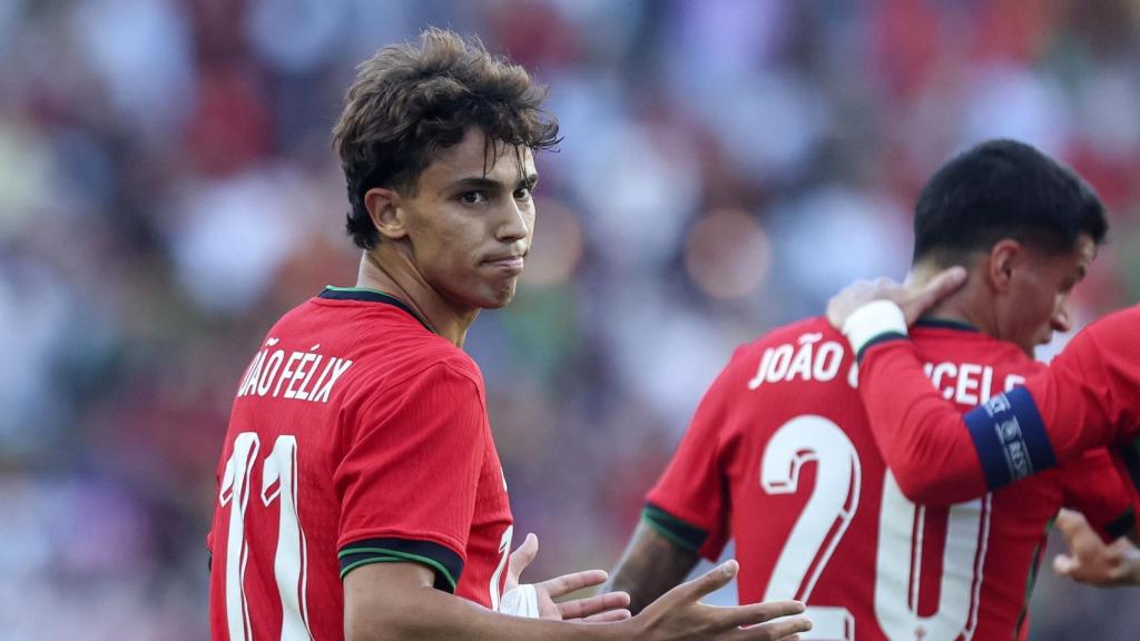 Joao Félix festeja un gol en un amistoso de Portugal