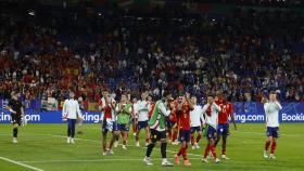 Los jugadores de la selección española celebran su victoria ante Italia