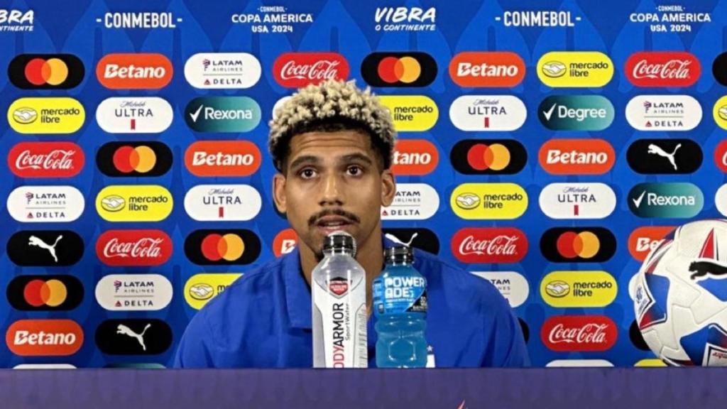 Ronald Araujo, en una rueda de prensa previa a su debut en la Copa América