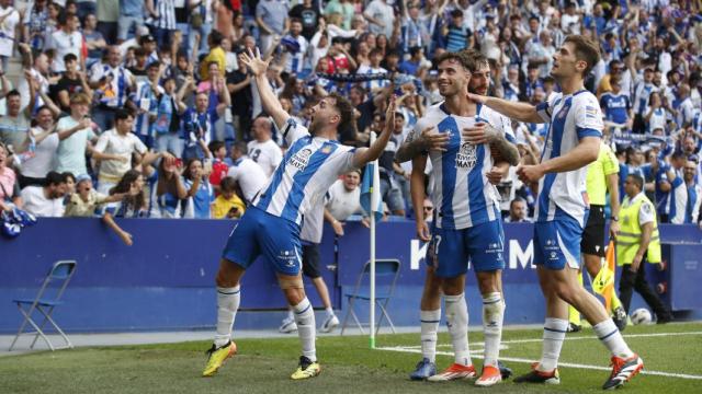 La euforia del RCD Espanyol tras marcar un gol contra el Real Oviedo