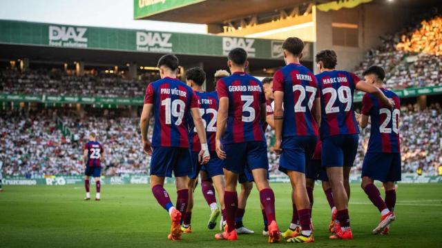 Los jugadores del Barça B festejan el gol de Héctor Fort contra el Córdoba
