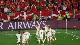 Alemania celebra el primer gol frente a Dinamarca