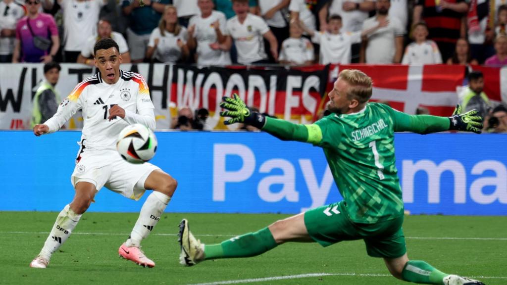 Musiala anota el segundo gol de Alemania contra Dinamarca