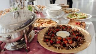 El buffet libre de carretera que conquista a la guía Repsol: cocina de temporada y muy buen precio