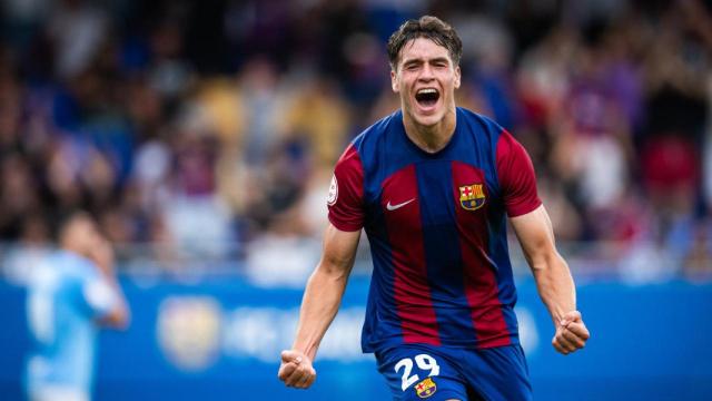 La euforia de Marc Guiu tras marcar un tanto con el filial del Barça
