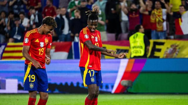 Lamine Yamal y Nico Williams bailan en la victoria de España contra Georgia