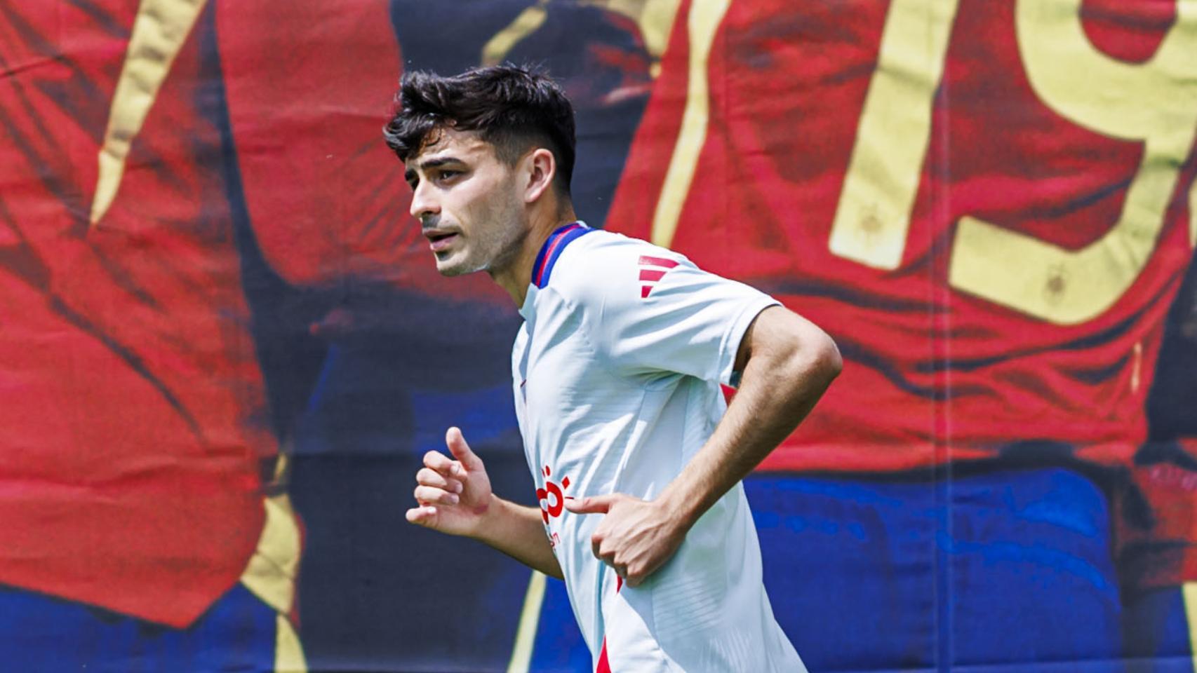 Pedri, durante uno de los entrenamientos de la selección española