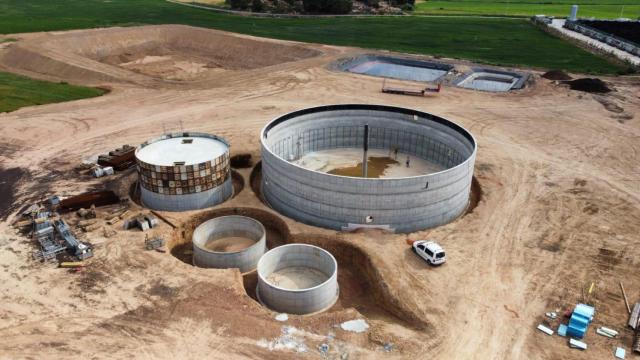 La planta de biogás de Alcarràs Bioproductors en plena construcción el pasado mes de mayo