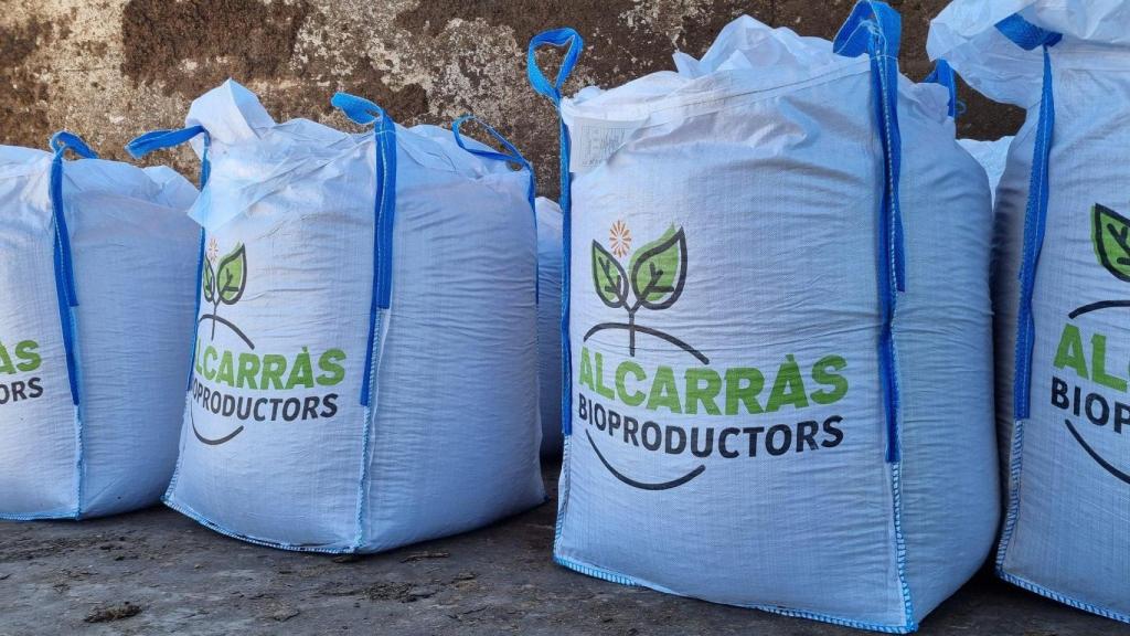 Sacos de fertilizantes ecológicos producidos por Alcarràs Bioproductors