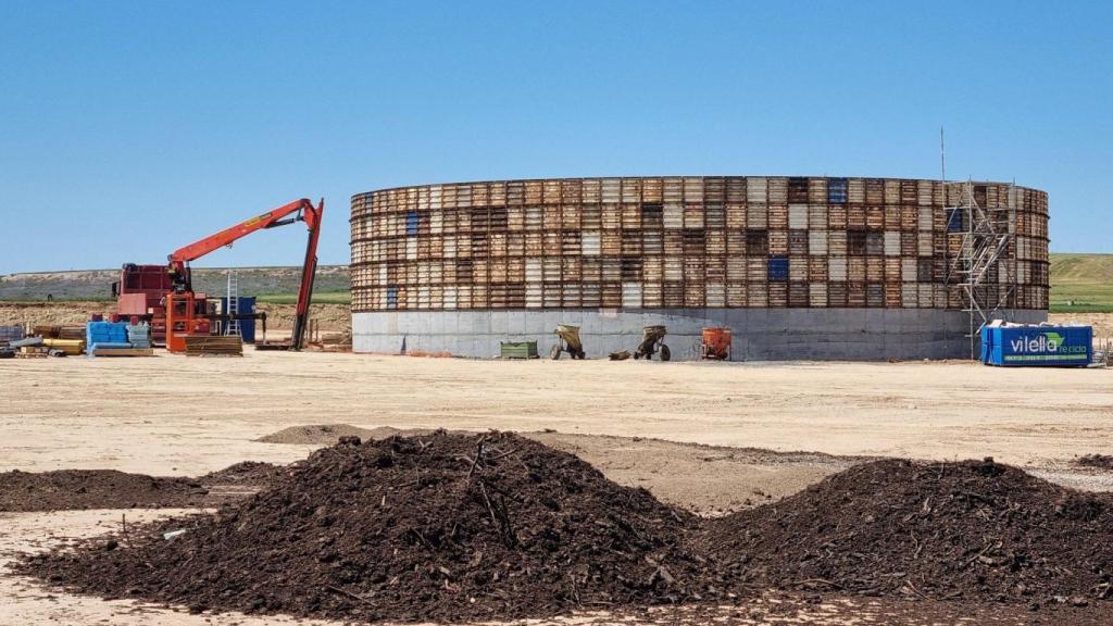 Construcción de la planta de biogás en Alcarràs el mes de abril