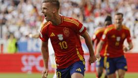 Dani Olmo celebra su gol ante Alemania