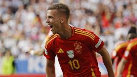 Dani Olmo celebra su gol ante Alemania