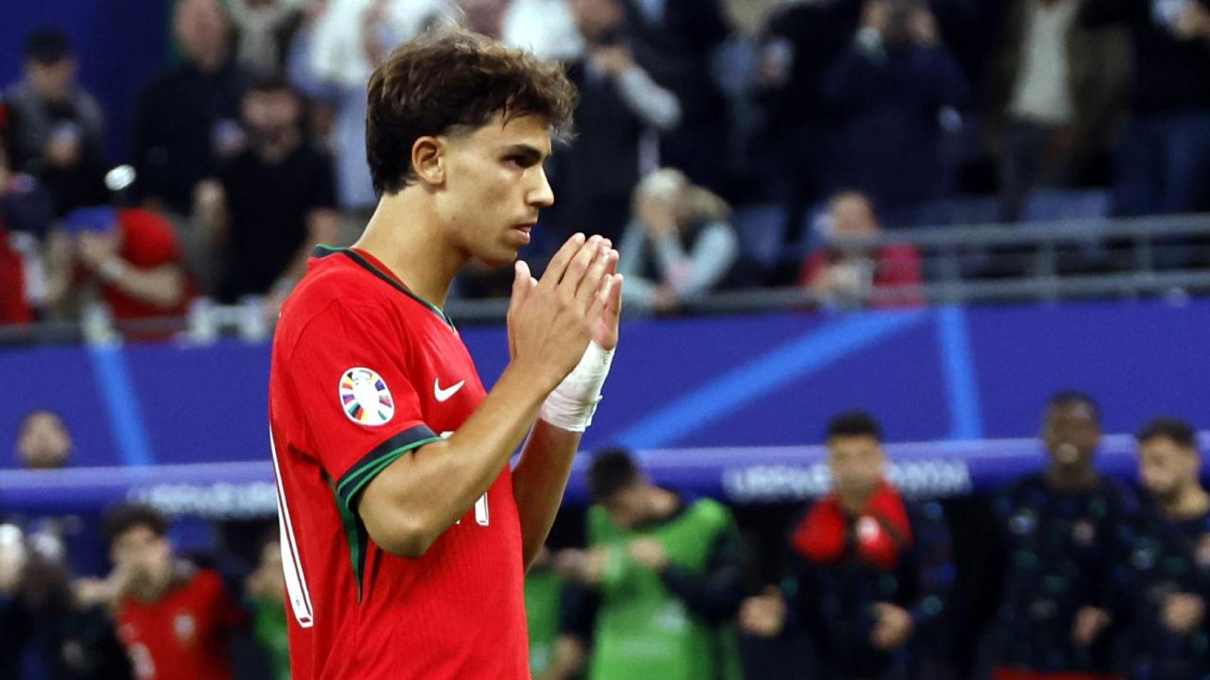 Joao Félix, frustrado, tras fallar una ocasión contra Francia