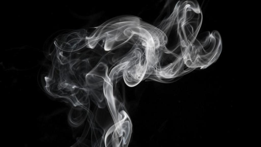 ¿Cuál es el efecto del humo del cigarrillo y en la salud de las personas?