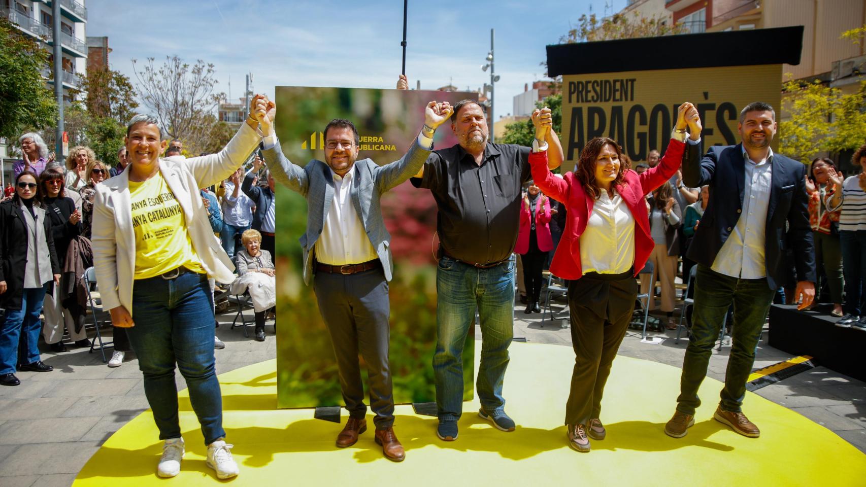 El presidente de la Generalitat y candidato, Pere Aragonès, el presidente de ERC, Oriol Junqueras, y la vicepresidenta del Govern de la Generalitat de Catalunya, Laura Vilagrà