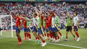 Los jugadores de la selección española celebran el pase a las semifinales de la Eurocopa