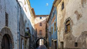 Una calle del pueblo más barato de Girona