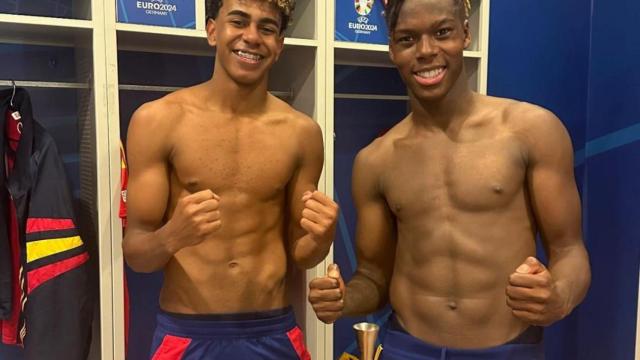 Nico Williams y Lamine Yamal celebran el pase a la final de la Eurocopa