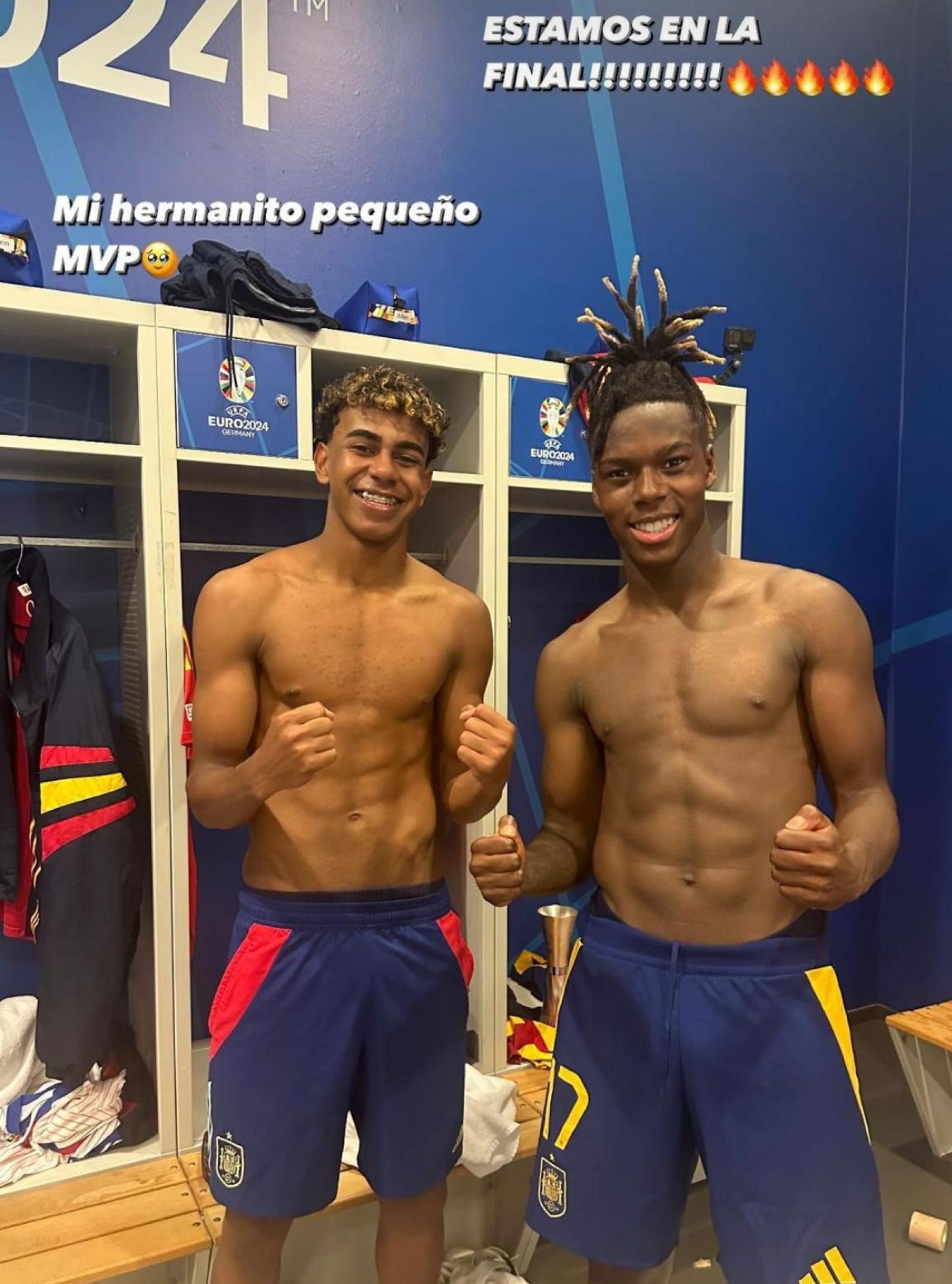 Nico Williams y Lamine Yamal celebran el pase a la final de la Eurocopa