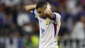 Kylian Mbappé, incrédulo tras fallar una ocasión contra España