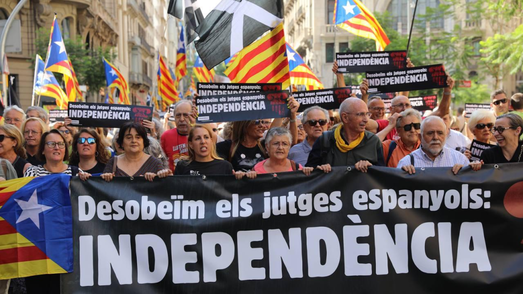 La manifestación de la ACN en apoyo a la amnistía de Puigdemont