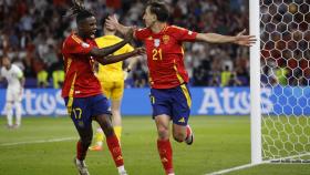 Mikel Oyarzabal marca el gol de la victoria para España en la final de la Eurocopa