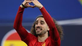 Marc Cucurella dedica la conquista de la Eurocopa a su pareja y sus hijos