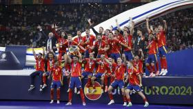 Álvaro Morata levanta la Eurocopa como capitán de la selección española