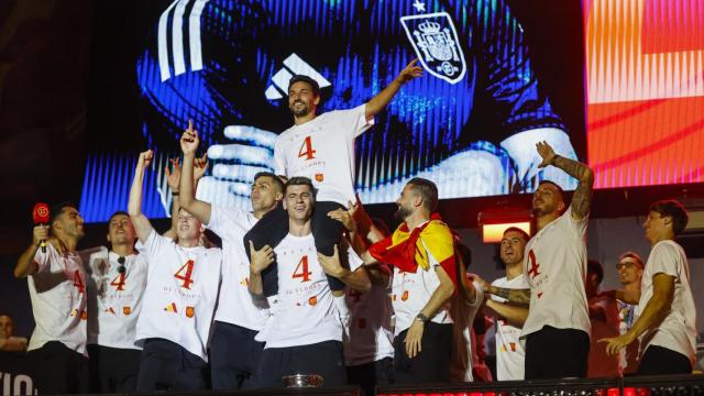 Los jugadores de la selección española celebran el éxito de la Eurocopa en Madrid
