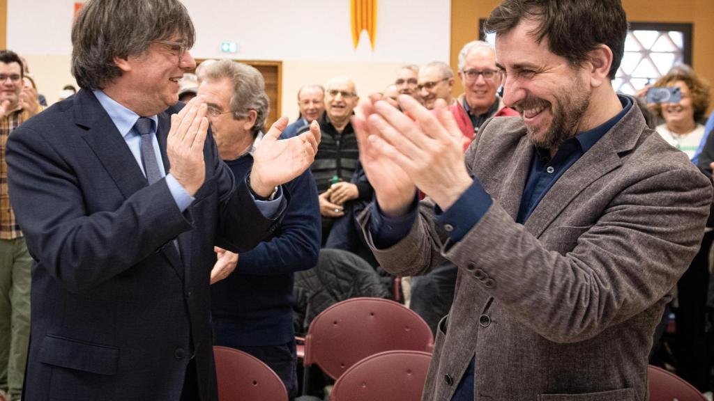 El expresidente de la Generalitat fugado, Carles Puigdemont, y el líder de Junts en el Parlamento Europeo, Toni Comín