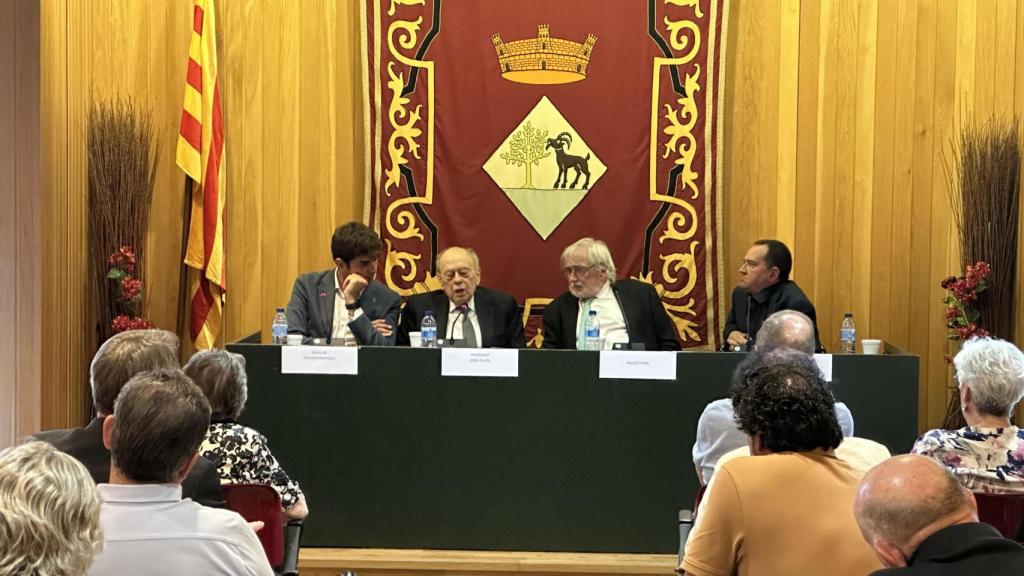 Presentación del libro de Agustí Pons, con la presencia del expresidente catalán Jordi Pujol
