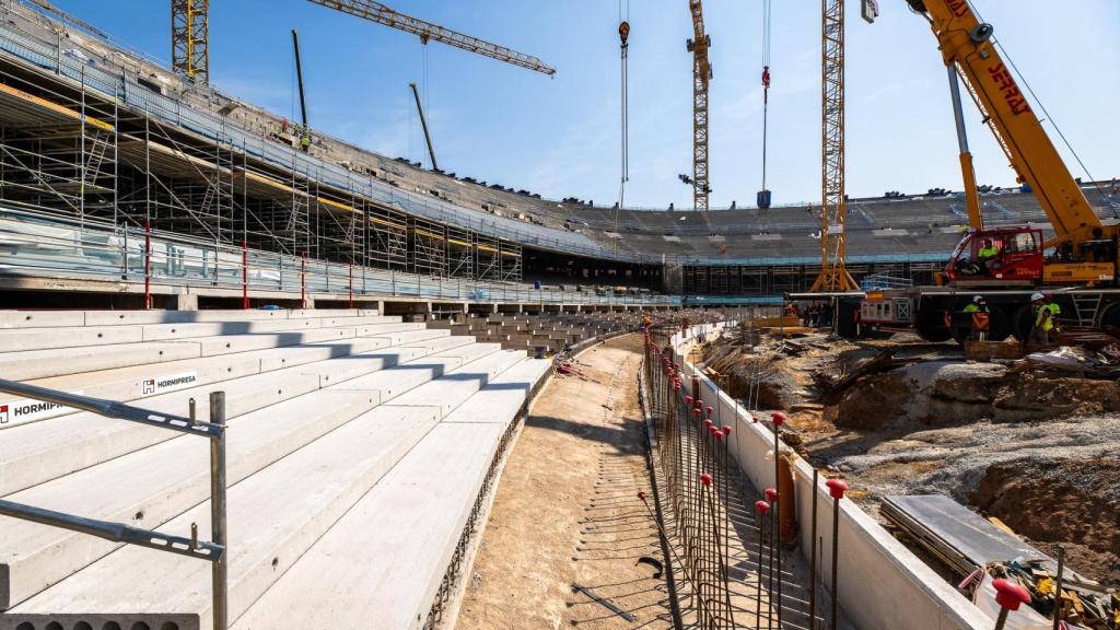 Las nuevas gradas toman forma en el nuevo Camp Nou