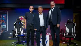 Marcelo Liberini, Joan Laporta y Bryan Bachner, en el lanzamiento de Barça Games