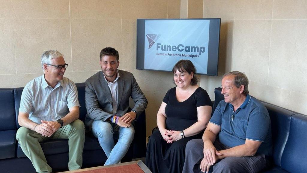 Los cuatro alcaldes y alcaldesa de Reus, Salou, Vila-seca y Constantí, presentando Funecamp