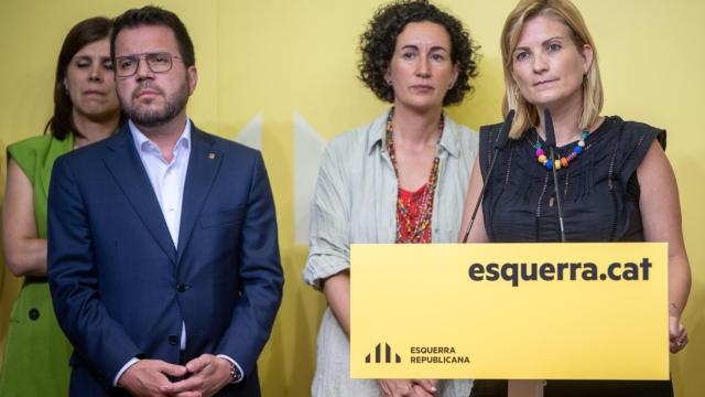 De izquierda a derecha: el presidente catalán, Pere Aragonès; la secretaria general de ERC, Marta Rovira, y la portavoz, Raquel Sans