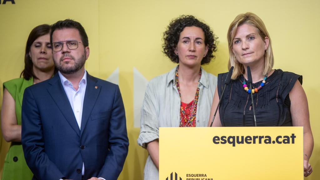 De izquierda a derecha: el presidente catalán, Pere Aragonès; la secretaria general de ERC, Marta Rovira, y la portavoz, Raquel Sans